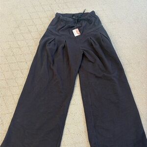 Women's FP Movement Studio Siren Pants. Size small black. NWT free People